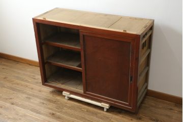 和製アンティーク　檜(ヒノキ)材・欅(ケヤキ)材　シンプルなつくりがお部屋に取り入れやすい収納棚(戸棚、キャビネット、茶棚、茶箪笥、水屋箪笥、食器棚、サイドボード、店舗什器)(R-076431)