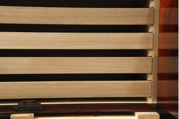 中古　美品　岩谷堂箪笥　台輪・脚付きリメイク　美しく品のある和を演出するサイドボード(ローボード、サイドキャビネット、収納棚、戸棚、テレビ台、テレビボード、着物箪笥)(R-076432)