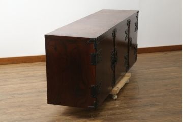 中古　美品　岩谷堂箪笥　台輪・脚付きリメイク　美しく品のある和を演出するサイドボード(ローボード、サイドキャビネット、収納棚、戸棚、テレビ台、テレビボード、着物箪笥)(R-076432)