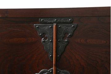 中古　美品　岩谷堂箪笥　台輪・脚付きリメイク　美しく品のある和を演出するサイドボード(ローボード、サイドキャビネット、収納棚、戸棚、テレビ台、テレビボード、着物箪笥)(R-076432)