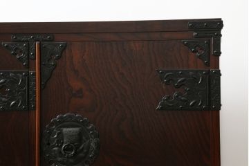 中古　美品　岩谷堂箪笥　台輪・脚付きリメイク　美しく品のある和を演出するサイドボード(ローボード、サイドキャビネット、収納棚、戸棚、テレビ台、テレビボード、着物箪笥)(R-076432)