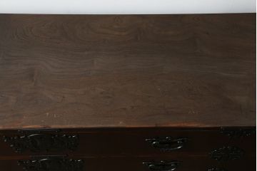 中古　美品　岩谷堂箪笥　籐里木工所　佐藤幸則作　天板を付けてリメイク!落ち着いた色味が魅力的なローボード(引き出し、ローチェスト、サイドチェスト、収納箪笥、テレビ台、テレビボード)(R-076433)