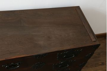 中古　美品　岩谷堂箪笥　籐里木工所　佐藤幸則作　天板を付けてリメイク!落ち着いた色味が魅力的なローボード(引き出し、ローチェスト、サイドチェスト、収納箪笥、テレビ台、テレビボード)(R-076433)