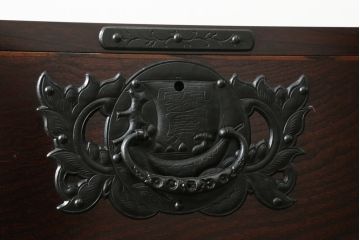中古　美品　岩谷堂箪笥　籐里木工所　佐藤幸則作　天板を付けてリメイク!落ち着いた色味が魅力的なローボード(引き出し、ローチェスト、サイドチェスト、収納箪笥、テレビ台、テレビボード)(R-076433)