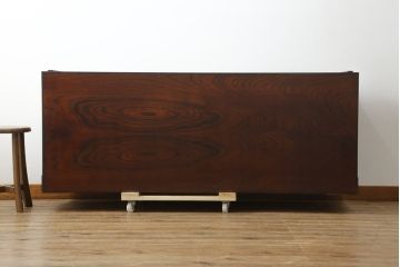 中古　美品　岩谷堂箪笥　籐里木工所　佐藤幸則作　天板を付けてリメイク!落ち着いた色味が魅力的なローボード(引き出し、ローチェスト、サイドチェスト、収納箪笥、テレビ台、テレビボード)(R-076433)