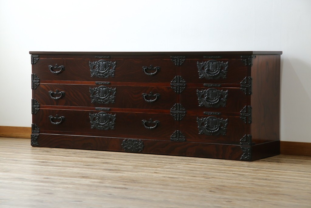 中古　美品　岩谷堂箪笥　籐里木工所　佐藤幸則作　落ち着いた色味が魅力的なローボード(引き出し、ローチェスト、サイドチェスト、収納箪笥、テレビ台、テレビボード)(R-076433)