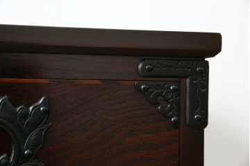 中古　美品　岩谷堂箪笥　籐里木工所　佐藤幸則作　落ち着いた色味が魅力的なローボード(引き出し、ローチェスト、サイドチェスト、収納箪笥、テレビ台、テレビボード)(R-076433)