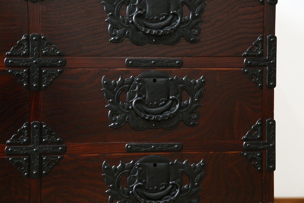 中古　美品　岩谷堂箪笥　籐里木工所　佐藤幸則作　落ち着いた色味が魅力的なローボード(引き出し、ローチェスト、サイドチェスト、収納箪笥、テレビ台、テレビボード)(R-076433)