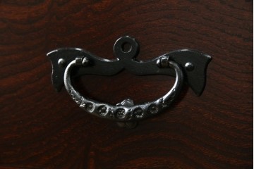 中古　美品　岩谷堂箪笥　籐里木工所　佐藤幸則作　落ち着いた色味が魅力的なローボード(引き出し、ローチェスト、サイドチェスト、収納箪笥、テレビ台、テレビボード)(R-076433)