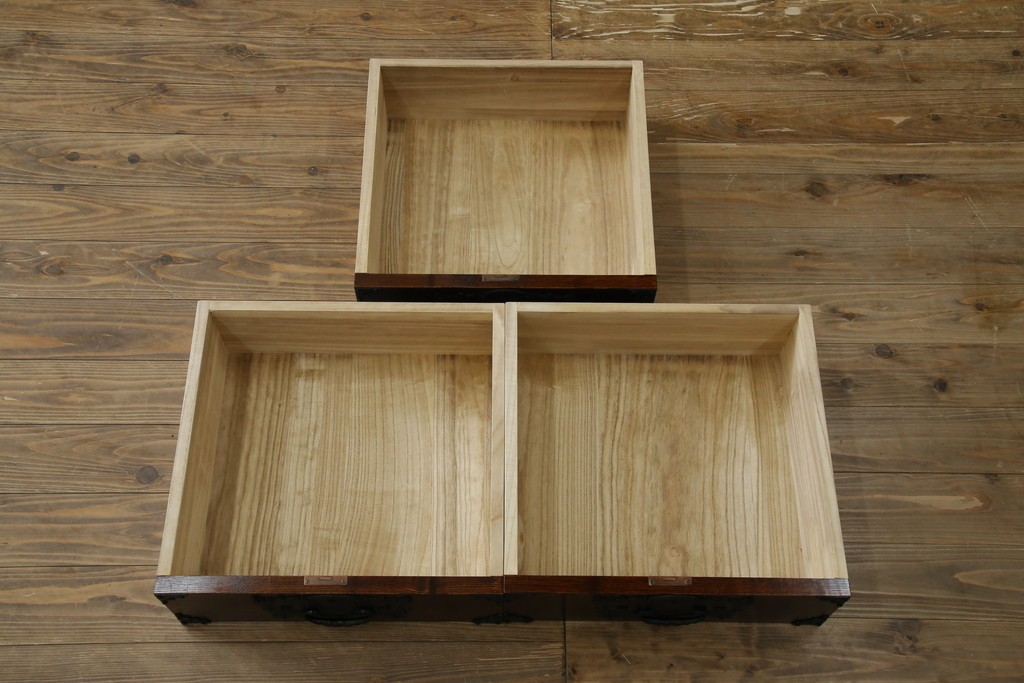 中古　美品　岩谷堂箪笥　籐里木工所　佐藤幸則作　落ち着いた色味が魅力的なローボード(引き出し、ローチェスト、サイドチェスト、収納箪笥、テレビ台、テレビボード)(R-076433)