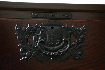 中古　美品　岩谷堂箪笥　籐里木工所　佐藤幸則作　落ち着いた色味が魅力的なローボード(引き出し、ローチェスト、サイドチェスト、収納箪笥、テレビ台、テレビボード)(R-076433)