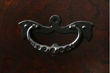 中古　美品　岩谷堂箪笥　籐里木工所　佐藤幸則作　天板付きリメイク　脚(台輪)付きリメイク　落ち着いた色味が魅力的なローボード(引き出し、ローチェスト、サイドチェスト、収納箪笥、テレビ台、テレビボード)(R-076434)