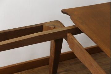 フランスビンテージ　オーク材　すらっと伸びた猫脚に施されたデザインが上品なパーケットリーエクステンションテーブル(ダイニングテーブル、4人掛け、6人掛け、食卓、ヴィンテージ)(R-076436)