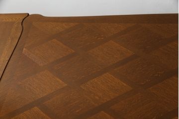 フランスビンテージ　オーク材　すらっと伸びた猫脚に施されたデザインが上品なパーケットリーエクステンションテーブル(ダイニングテーブル、4人掛け、6人掛け、食卓、ヴィンテージ)(R-076436)
