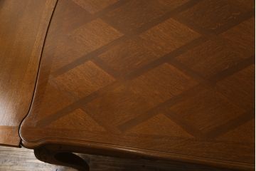 フランスビンテージ　オーク材　すらっと伸びた猫脚に施されたデザインが上品なパーケットリーエクステンションテーブル(ダイニングテーブル、4人掛け、6人掛け、食卓、ヴィンテージ)(R-076436)