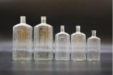 大正〜昭和初期　お洒落なディスプレイに活躍するガラス瓶5点セット(ボトル、ガラスビン、硝子、薬瓶、花瓶、花入、花器)(R-076437)