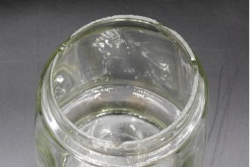 昭和レトロ　当時物　大正〜昭和初期　アルミ蓋　昔懐かしい雰囲気漂うガラス瓶3個セット(キャニスター、ガラスビン、硝子、菓子瓶、フタ付き)(R-076438)