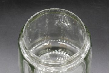 昭和レトロ　当時物　大正〜昭和初期　アルミ蓋　昔懐かしい雰囲気漂うガラス瓶3個セット(キャニスター、ガラスビン、硝子、菓子瓶、フタ付き)(R-076439)