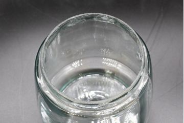 昭和レトロ　当時物　大正〜昭和初期　アルミ蓋　昔懐かしい雰囲気漂うガラス瓶3個セット(キャニスター、ガラスビン、硝子、菓子瓶、フタ付き)(R-076439)