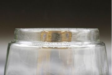 昭和レトロ　当時物　大正〜昭和初期　アルミ蓋　昔懐かしい雰囲気漂うガラス瓶3個セット(キャニスター、ガラスビン、硝子、菓子瓶、フタ付き)(R-076440)