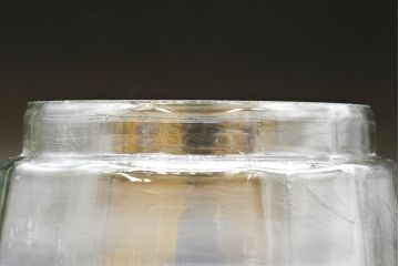 昭和レトロ　当時物　大正〜昭和初期　アルミ蓋　昔懐かしい雰囲気漂うガラス瓶3個セット(キャニスター、ガラスビン、硝子、菓子瓶、フタ付き)(R-076440)