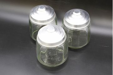 昭和レトロ　当時物　大正〜昭和初期　アルミ蓋　昔懐かしい雰囲気漂うガラス瓶3個セット(キャニスター、ガラスビン、硝子、菓子瓶、フタ付き)(R-076441)