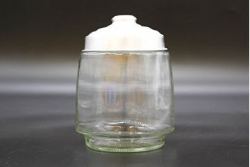 昭和レトロ　当時物　大正〜昭和初期　アルミ蓋　昔懐かしい雰囲気漂うガラス瓶3個セット(キャニスター、ガラスビン、硝子、菓子瓶、フタ付き)(R-076441)