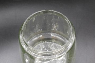 昭和レトロ　当時物　大正〜昭和初期　アルミ蓋　昔懐かしい雰囲気漂うガラス瓶3個セット(キャニスター、ガラスビン、硝子、菓子瓶、フタ付き)(R-076441)