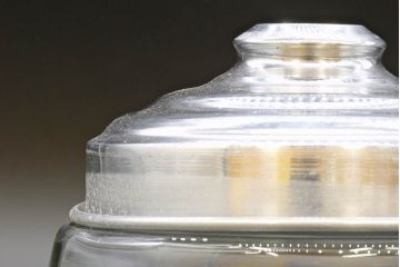 昭和レトロ　当時物　大正〜昭和初期　アルミ蓋　昔懐かしい雰囲気漂うガラス瓶3個セット(キャニスター、ガラスビン、硝子、菓子瓶、フタ付き)(R-076442)