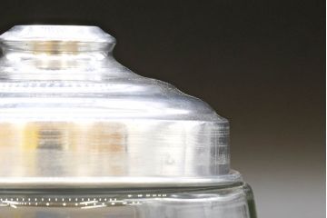 昭和レトロ　当時物　大正〜昭和初期　アルミ蓋　昔懐かしい雰囲気漂うガラス瓶3個セット(キャニスター、ガラスビン、硝子、菓子瓶、フタ付き)(R-076442)