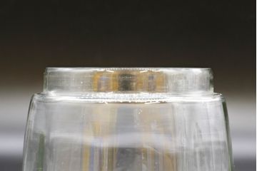 昭和レトロ　当時物　大正〜昭和初期　アルミ蓋　昔懐かしい雰囲気漂うガラス瓶3個セット(キャニスター、ガラスビン、硝子、菓子瓶、フタ付き)(R-076442)