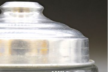 昭和レトロ　当時物　大正〜昭和初期　アルミ蓋　昔懐かしい雰囲気漂うガラス瓶3個セット(キャニスター、ガラスビン、硝子、菓子瓶、フタ付き)(R-076442)