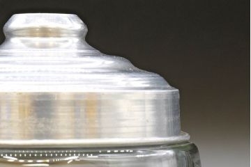 昭和レトロ　当時物　大正〜昭和初期　アルミ蓋　昔懐かしい雰囲気漂うガラス瓶3個セット(キャニスター、ガラスビン、硝子、菓子瓶、フタ付き)(R-076442)