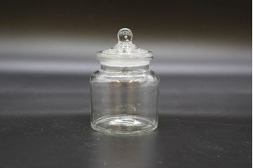 昭和レトロ　大・小　様々な用途に使える蓋付きガラス瓶5個セット(八角、キャニスター、ガラスビン、硝子、菓子瓶、フタ付き)(R-076443)