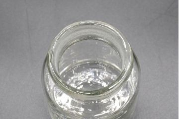昭和レトロ　様々な用途に使える蓋付きガラス瓶5個セット(キャニスター、ガラスビン、硝子、菓子瓶、フタ付き)(R-076444)