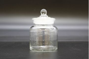 昭和レトロ　様々な用途に使える蓋付きガラス瓶5個セット(キャニスター、ガラスビン、硝子、菓子瓶、フタ付き)(R-076444)