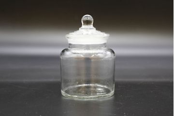 昭和レトロ　様々な用途に使える蓋付きガラス瓶5個セット(キャニスター、ガラスビン、硝子、菓子瓶、フタ付き)(R-076445)
