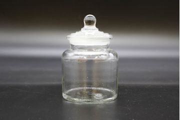 昭和レトロ　様々な用途に使える蓋付きガラス瓶5個セット(キャニスター、ガラスビン、硝子、菓子瓶、フタ付き)(R-076445)