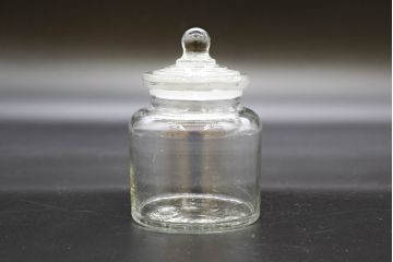 昭和レトロ　様々な用途に使える蓋付きガラス瓶5個セット(キャニスター、ガラスビン、硝子、菓子瓶、フタ付き)(R-076445)
