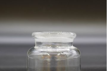 昭和レトロ　様々な用途に使える蓋付きガラス瓶5個セット(キャニスター、ガラスビン、硝子、菓子瓶、フタ付き)(R-076445)