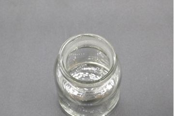 昭和レトロ　様々な用途に使える蓋付きガラス瓶5個セット(キャニスター、ガラスビン、硝子、菓子瓶、フタ付き)(R-076445)