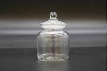 昭和レトロ　様々な用途に使える蓋付きガラス瓶5個セット(キャニスター、ガラスビン、硝子、菓子瓶、フタ付き)(R-076445)