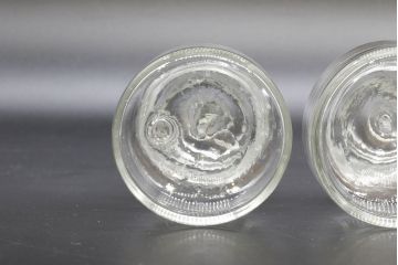 昭和レトロ　様々な用途に使える蓋付きガラス瓶5個セット(キャニスター、ガラスビン、硝子、菓子瓶、フタ付き)(R-076445)