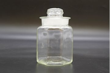 昭和レトロ　大・小　様々な用途に使える蓋付きガラス瓶5個セット(八角、キャニスター、ガラスビン、硝子、菓子瓶、フタ付き)(R-076446)