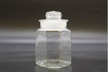 昭和レトロ　大・小　様々な用途に使える蓋付きガラス瓶5個セット(八角、キャニスター、ガラスビン、硝子、菓子瓶、フタ付き)(R-076446)