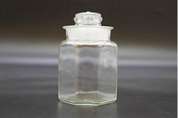 昭和レトロ　大・小　様々な用途に使える蓋付きガラス瓶5個セット(八角、キャニスター、ガラスビン、硝子、菓子瓶、フタ付き)(R-076446)