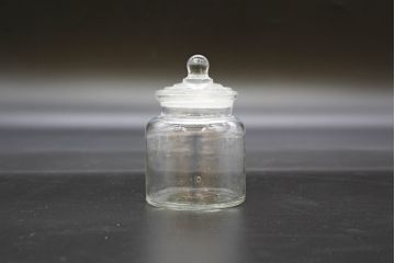 昭和レトロ　大・小　様々な用途に使える蓋付きガラス瓶5個セット(八角、キャニスター、ガラスビン、硝子、菓子瓶、フタ付き)(R-076446)