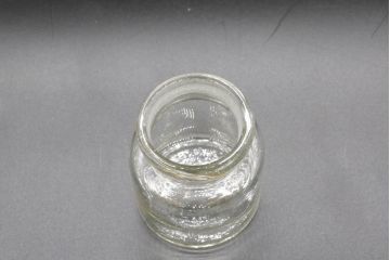 昭和レトロ　大・小　様々な用途に使える蓋付きガラス瓶5個セット(八角、キャニスター、ガラスビン、硝子、菓子瓶、フタ付き)(R-076446)