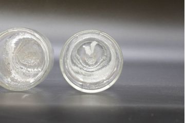 昭和レトロ　大・小　様々な用途に使える蓋付きガラス瓶5個セット(八角、キャニスター、ガラスビン、硝子、菓子瓶、フタ付き)(R-076446)