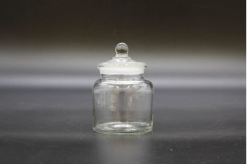 昭和レトロ　様々な用途に使える蓋付きガラス瓶5個セット(キャニスター、ガラスビン、硝子、菓子瓶、フタ付き)(R-076447)